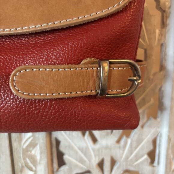 I Medici Firenze Italian Pebbled Leather Red with Camel Tan Trim Shoulder Bag - Picture 4 of 8